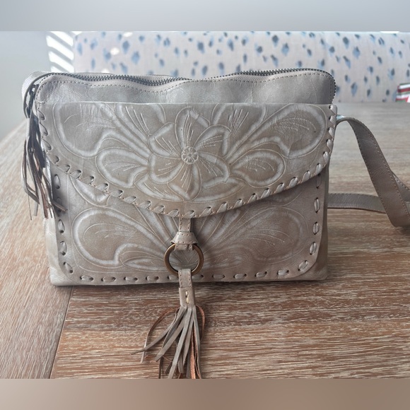 Leaders in Leather Elegant Floral Tooled Bag - Picture 1 of 6